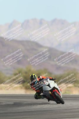 media/Oct-30-2025-Racers Edge (Thu) [[dabbdaf680]]/3-B Group/Session 2 (Turn 14)/